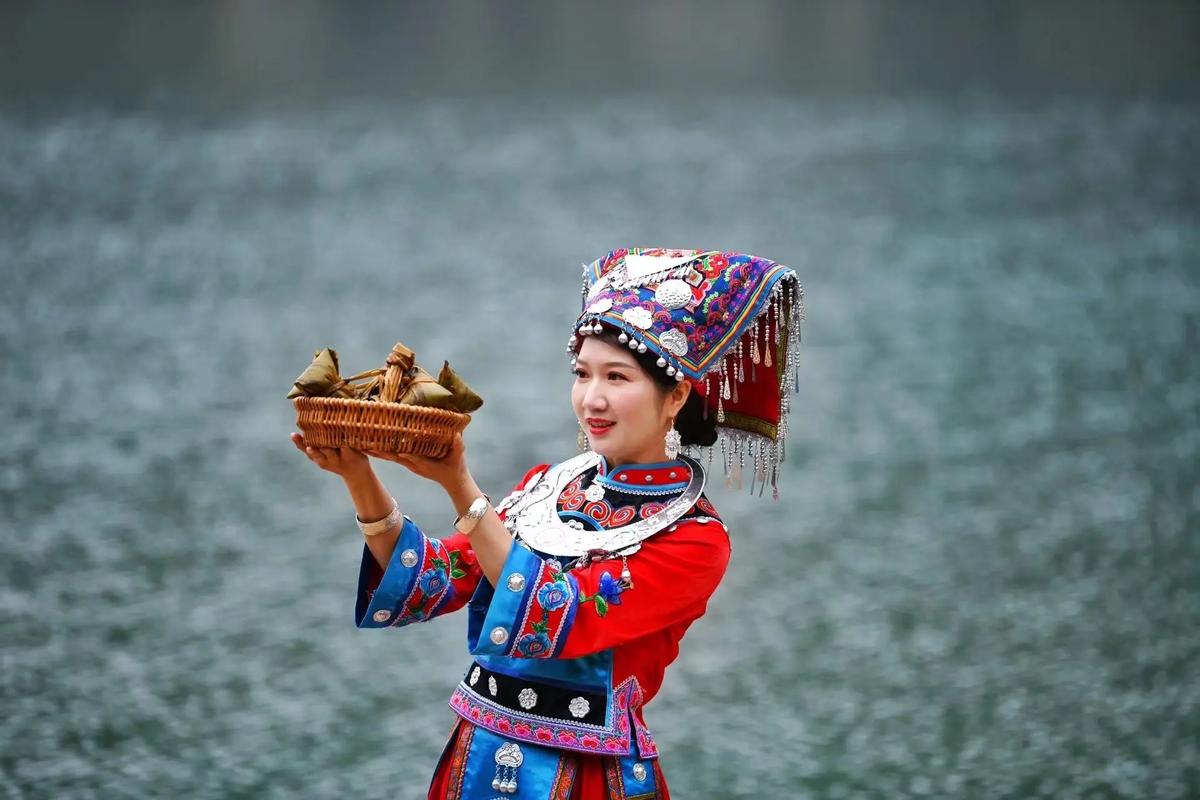 Photos with Yao minority girls
